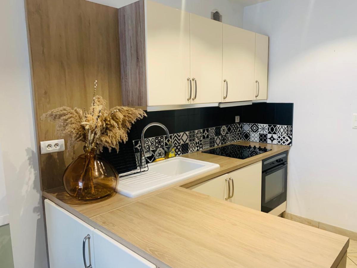 La Roseraie De L Arguenon, Appartement Charmant Centre Ville Jugon-les-Lacs Dış mekan fotoğraf